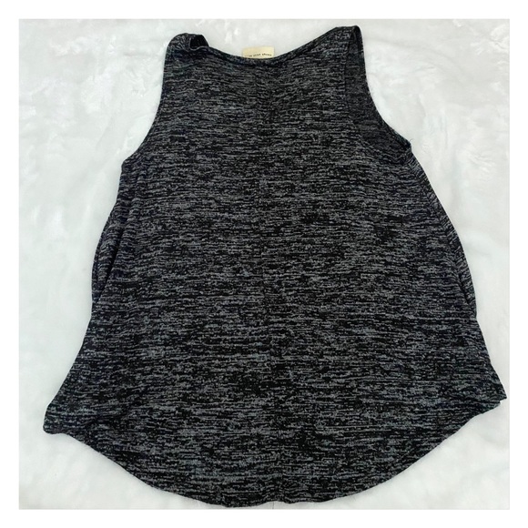 Boho design sleeveless top - Picture 2 of 2